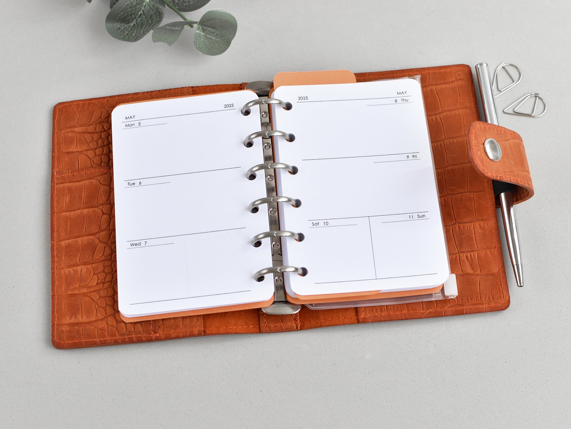 A7 ring agenda with weekly inserts