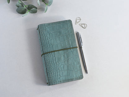 Traveler's Notebook planner, green  leather, by Tea Planner