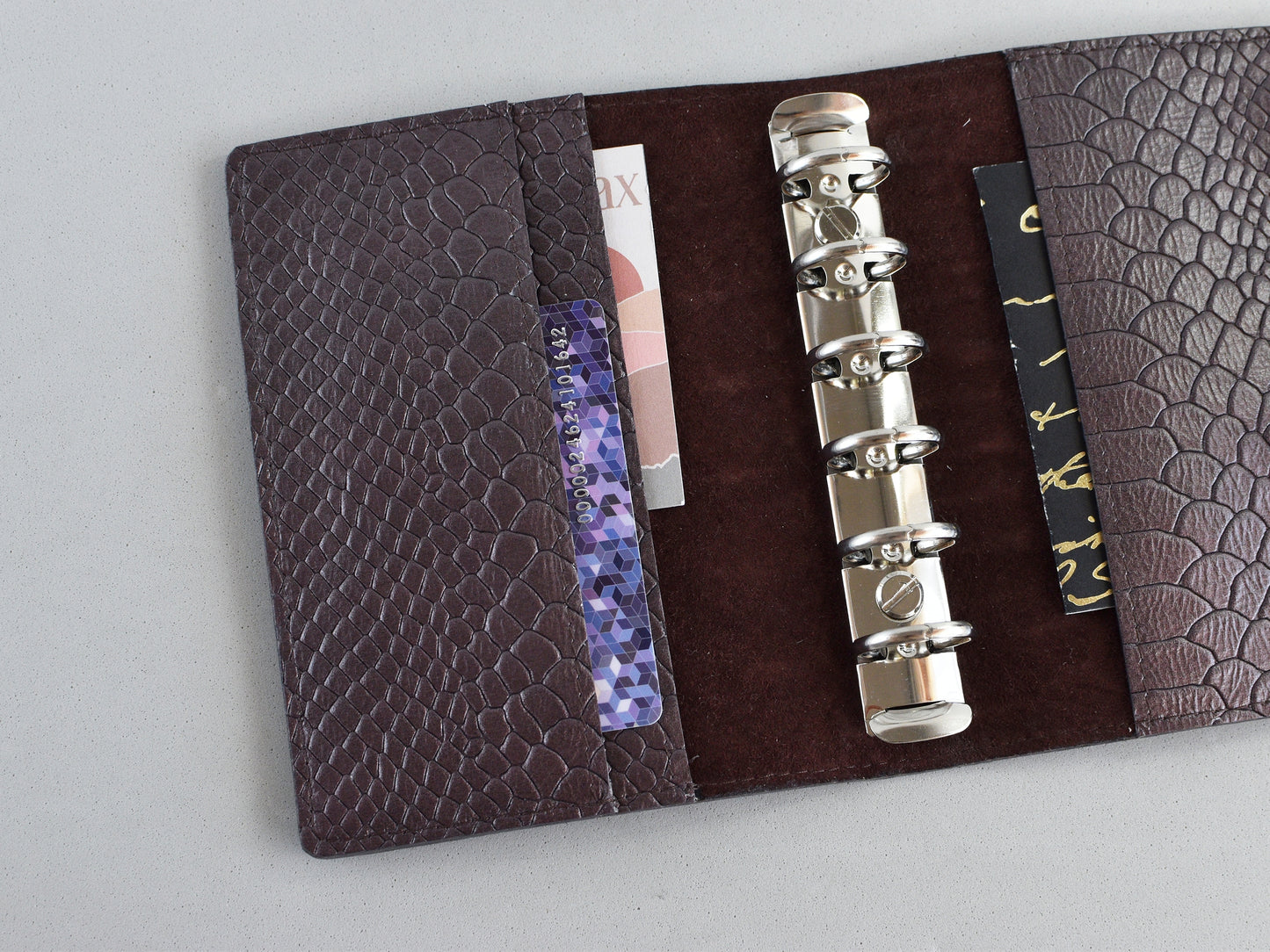Leather 6-ring binder, inner pockets