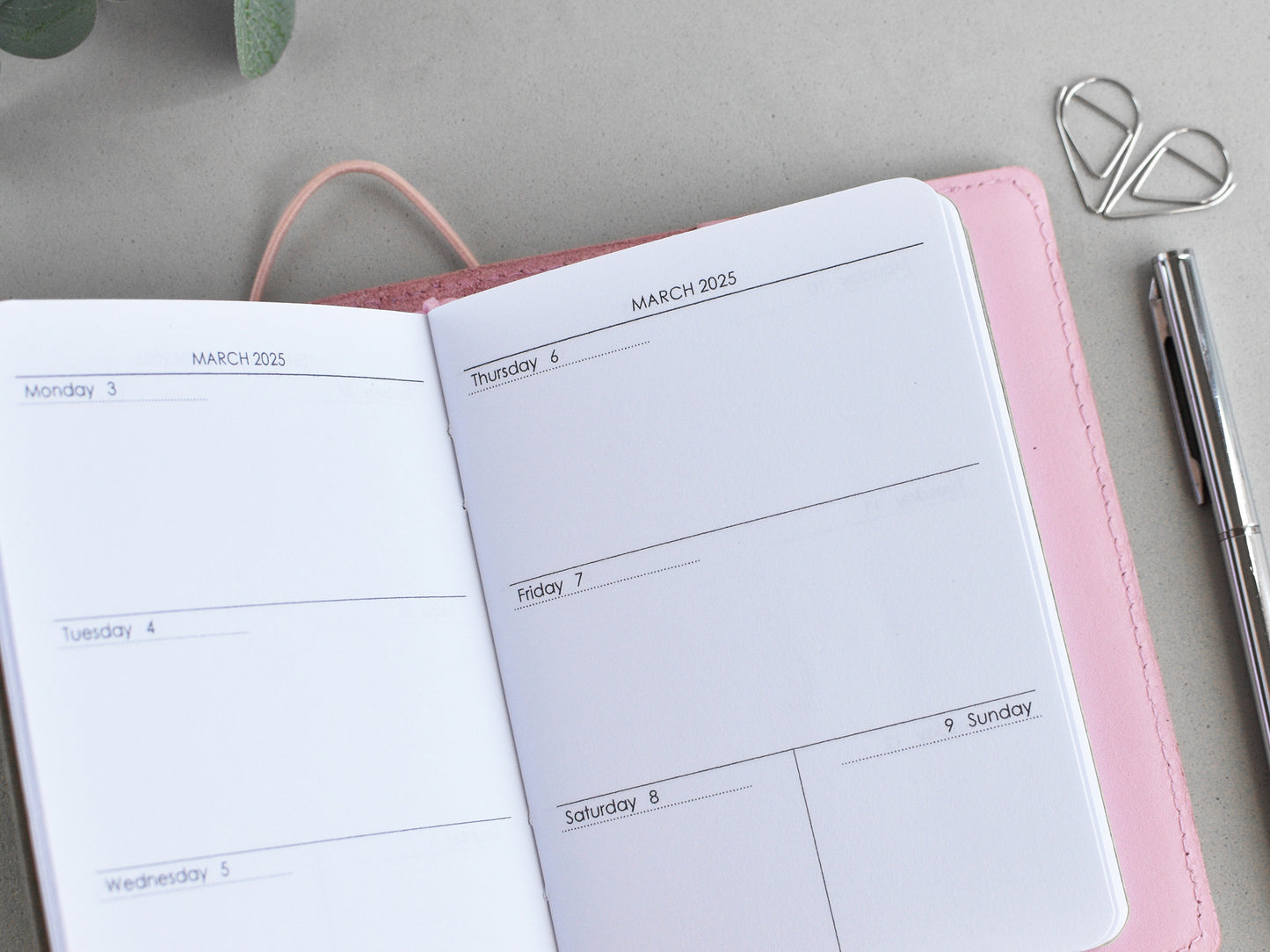 Traveller's Notebook Planner With Inserts (Passport Size)