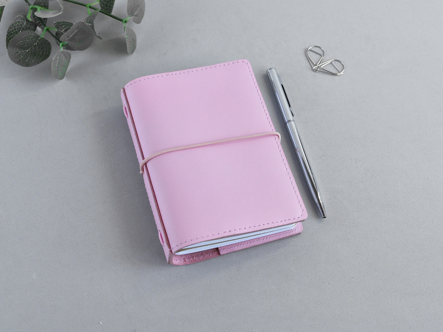 Traveller's Notebook Planner With Inserts (Passport Size)