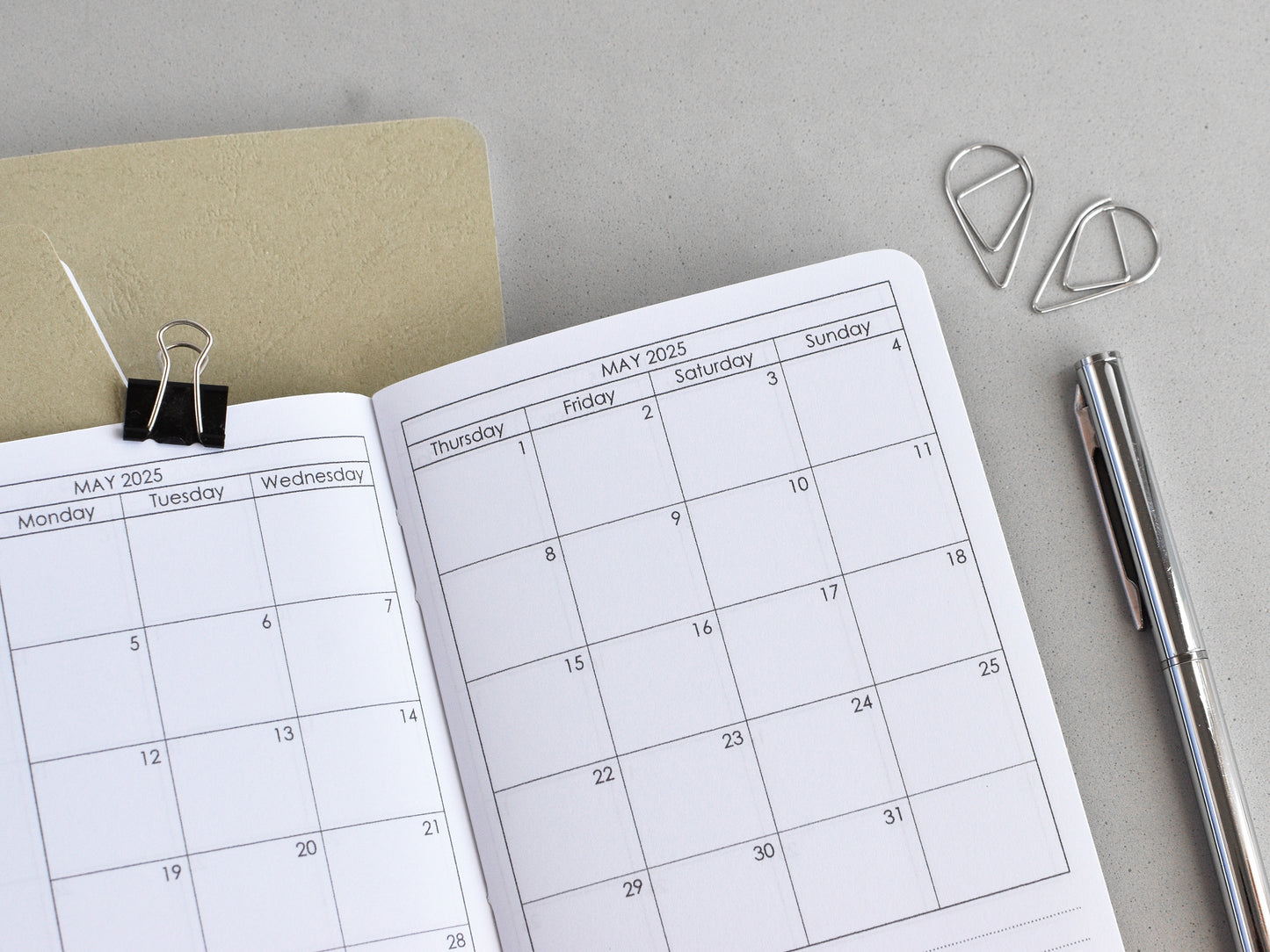 Traveler's Notebook Inserts - Monthly Weekly Refill (Field Notes Size) / TN-FN-01