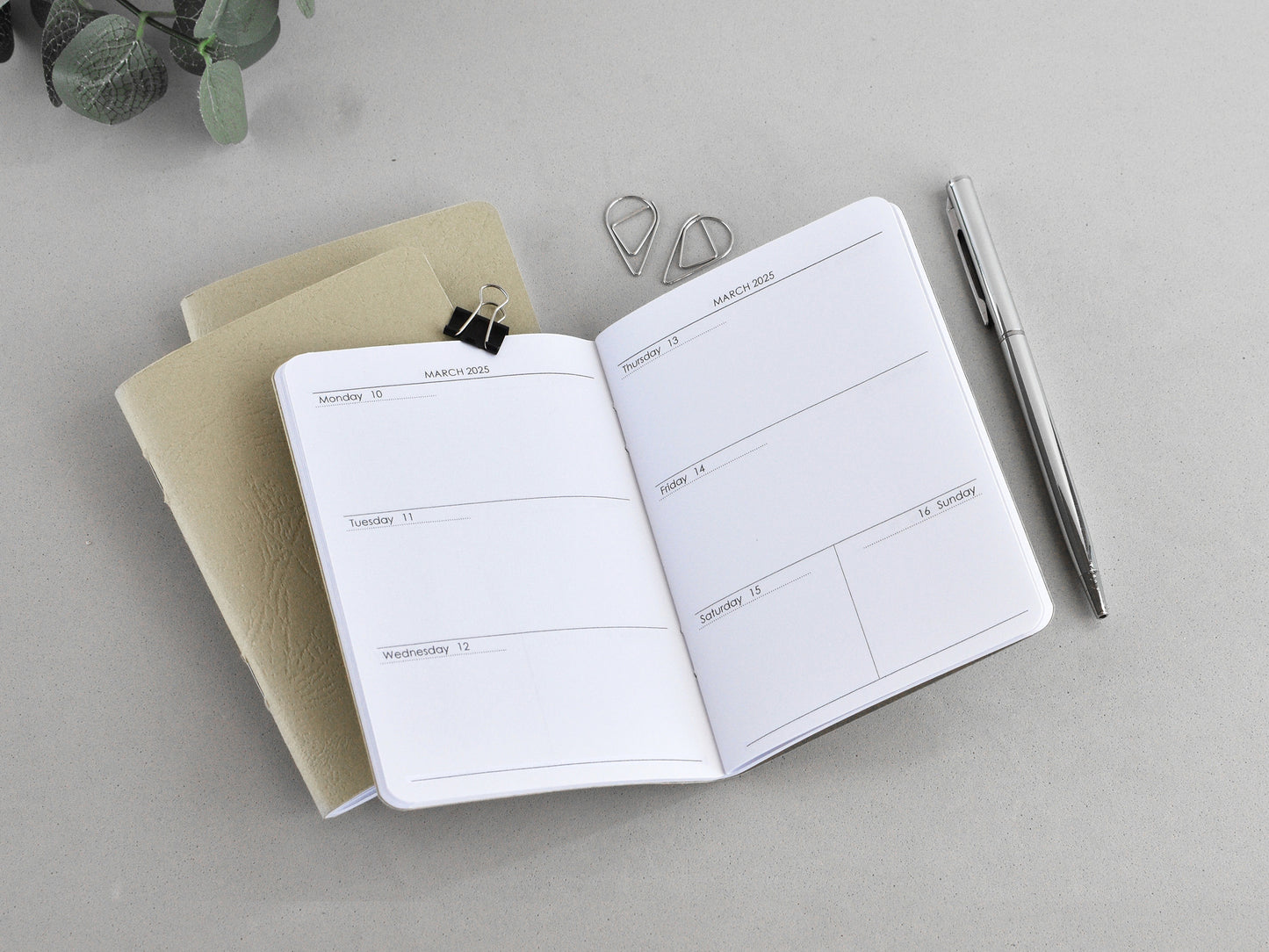 Traveler's Notebook Inserts - Monthly Weekly Refill (Field Notes Size) / TN-FN-01