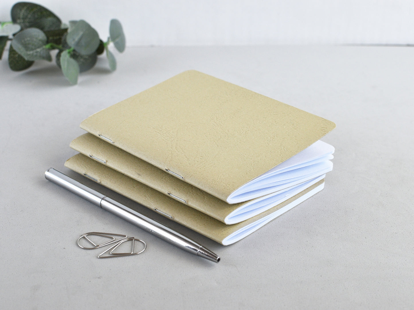 Traveler's Notebook Inserts - Monthly Weekly refill (Passport Size) / TN-Pas 11w