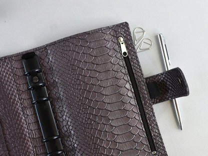 Zippered pocket for leather planner