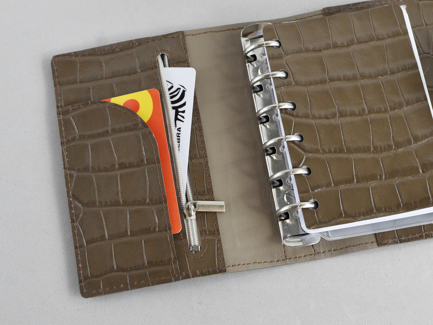 Zippered pocket for 6-ring planner notebook