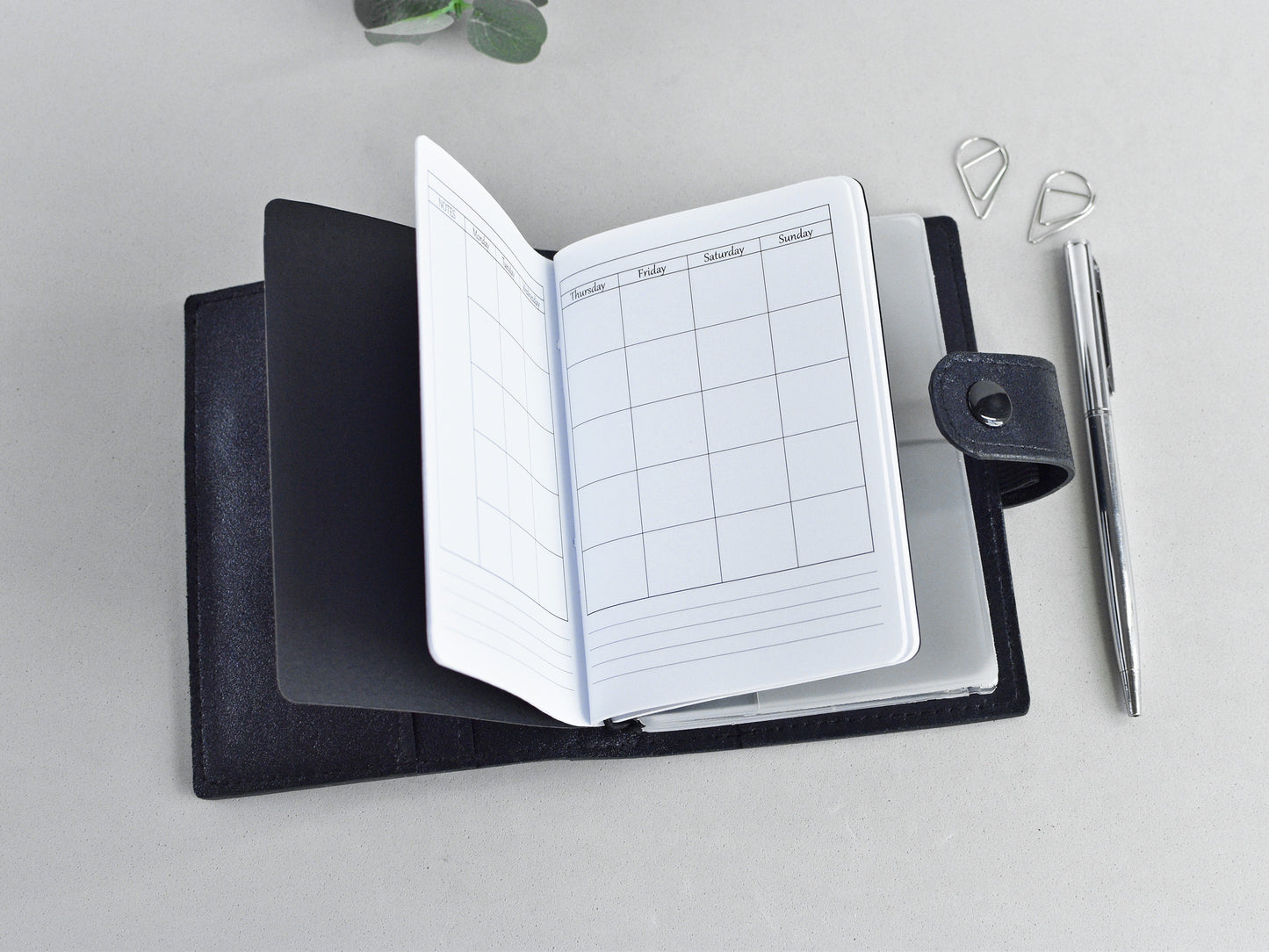 Traveller's Notebook Planner With Inserts (Passport Size)