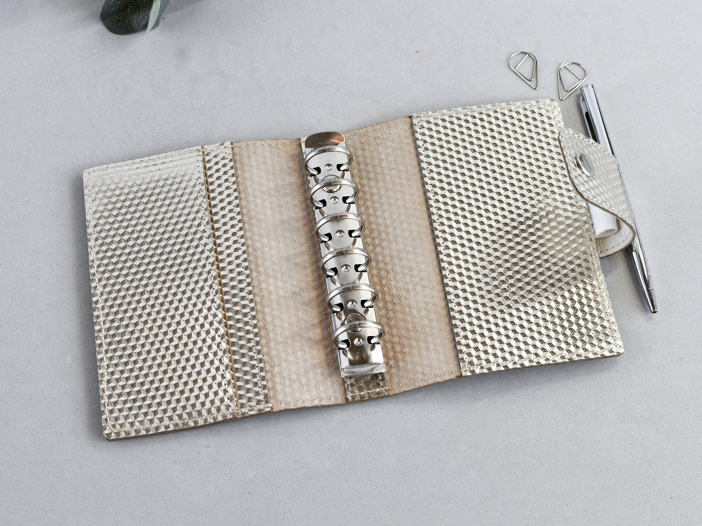 Lose-leaf notebook cover, genuine leather