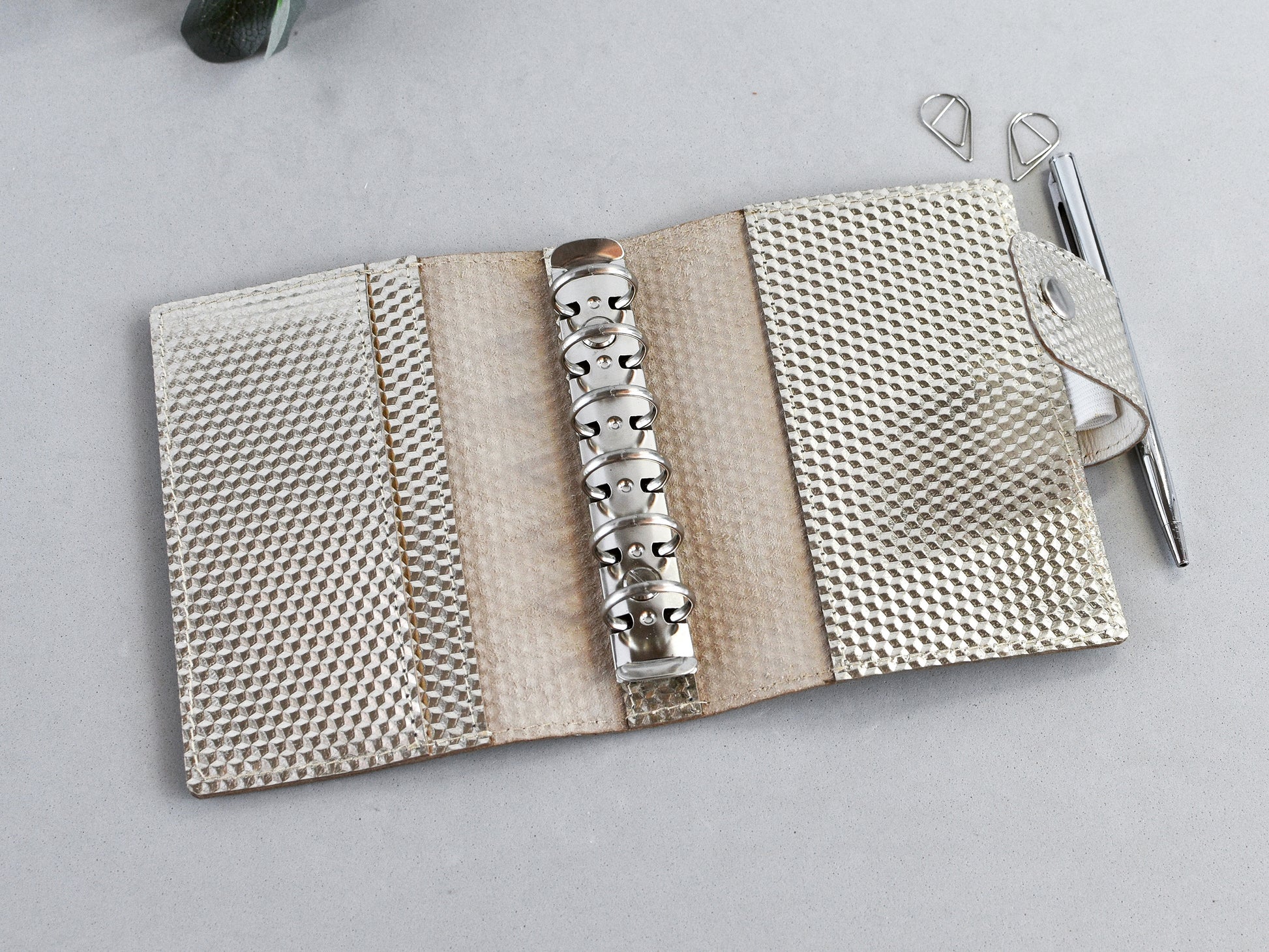 Lose-leaf notebook cover, genuine leather