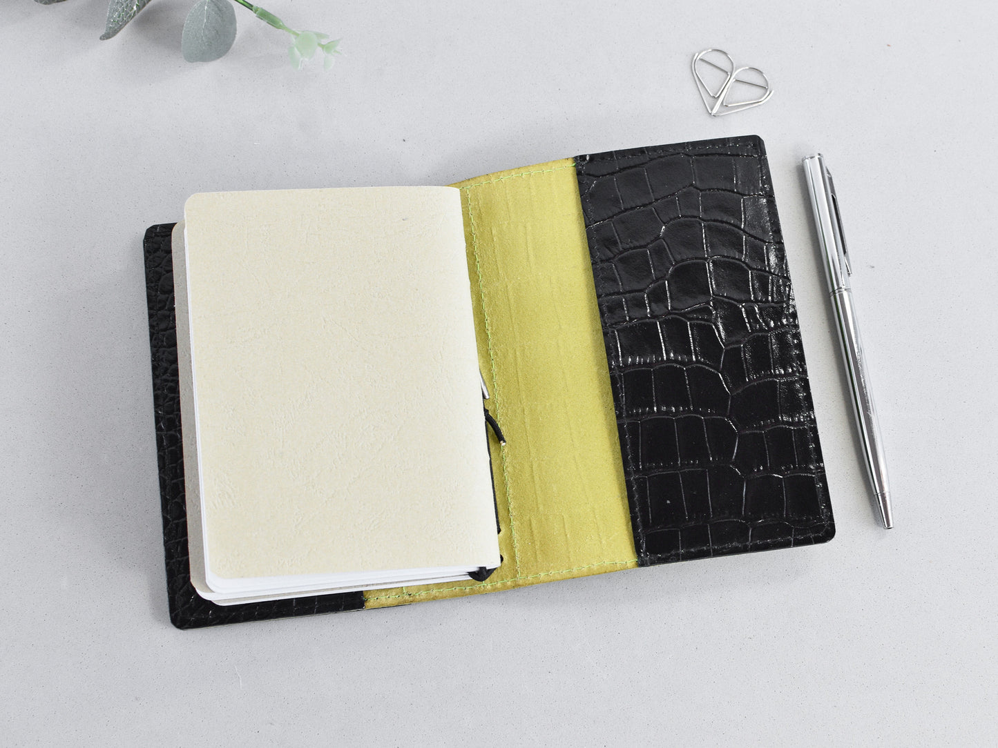 Passport size TN planner, inner pockets