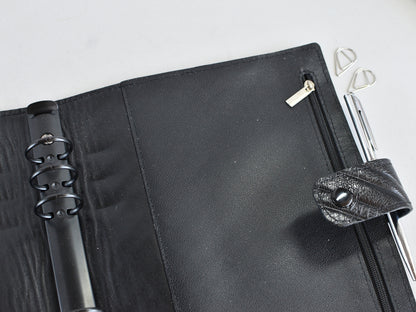 Zippered pocket 
