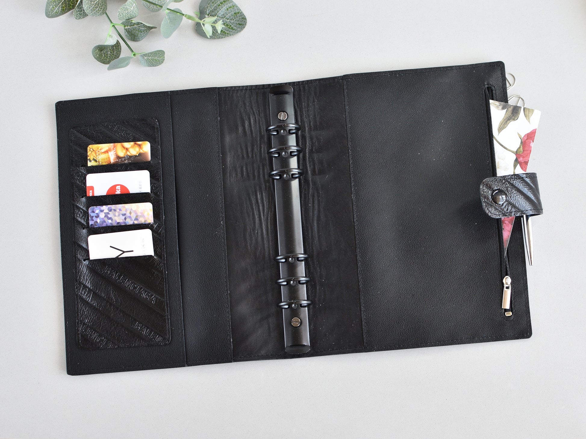Leather binder black color, 6 rings. Refillable journal