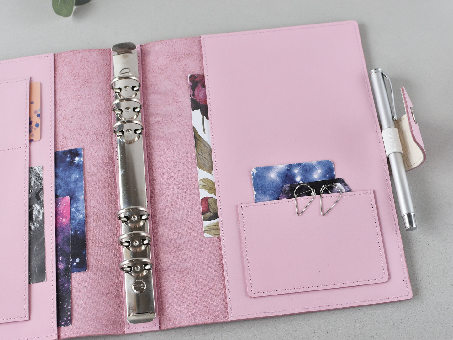 Inner pocket in a5 ring planner notebook