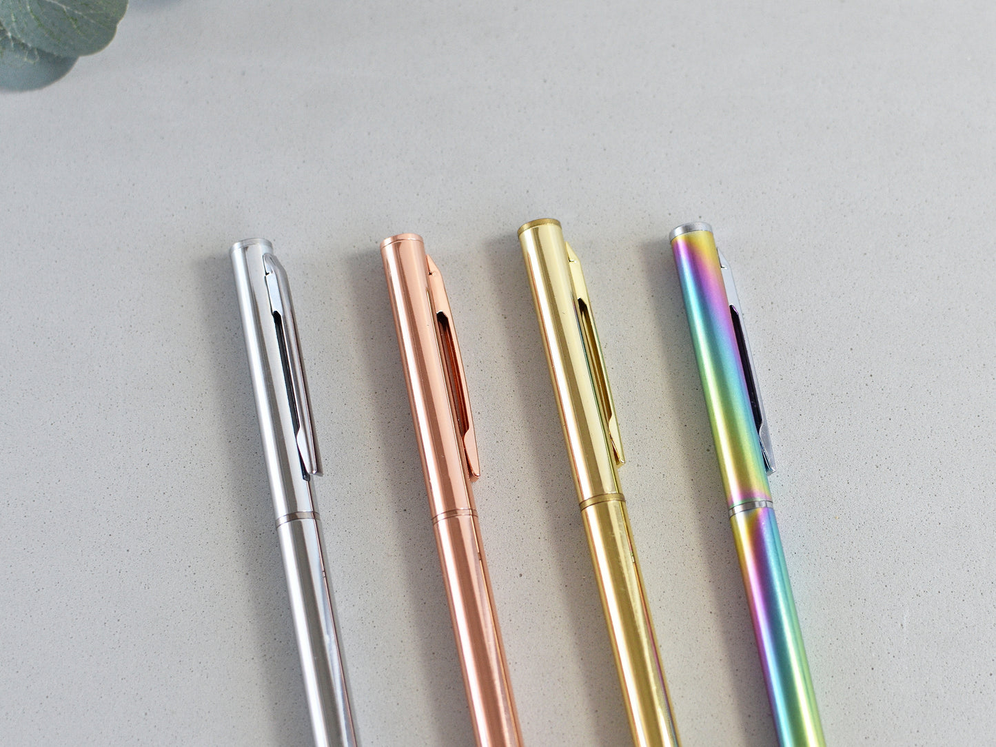 Decorative Metal Pens (Different Colors)