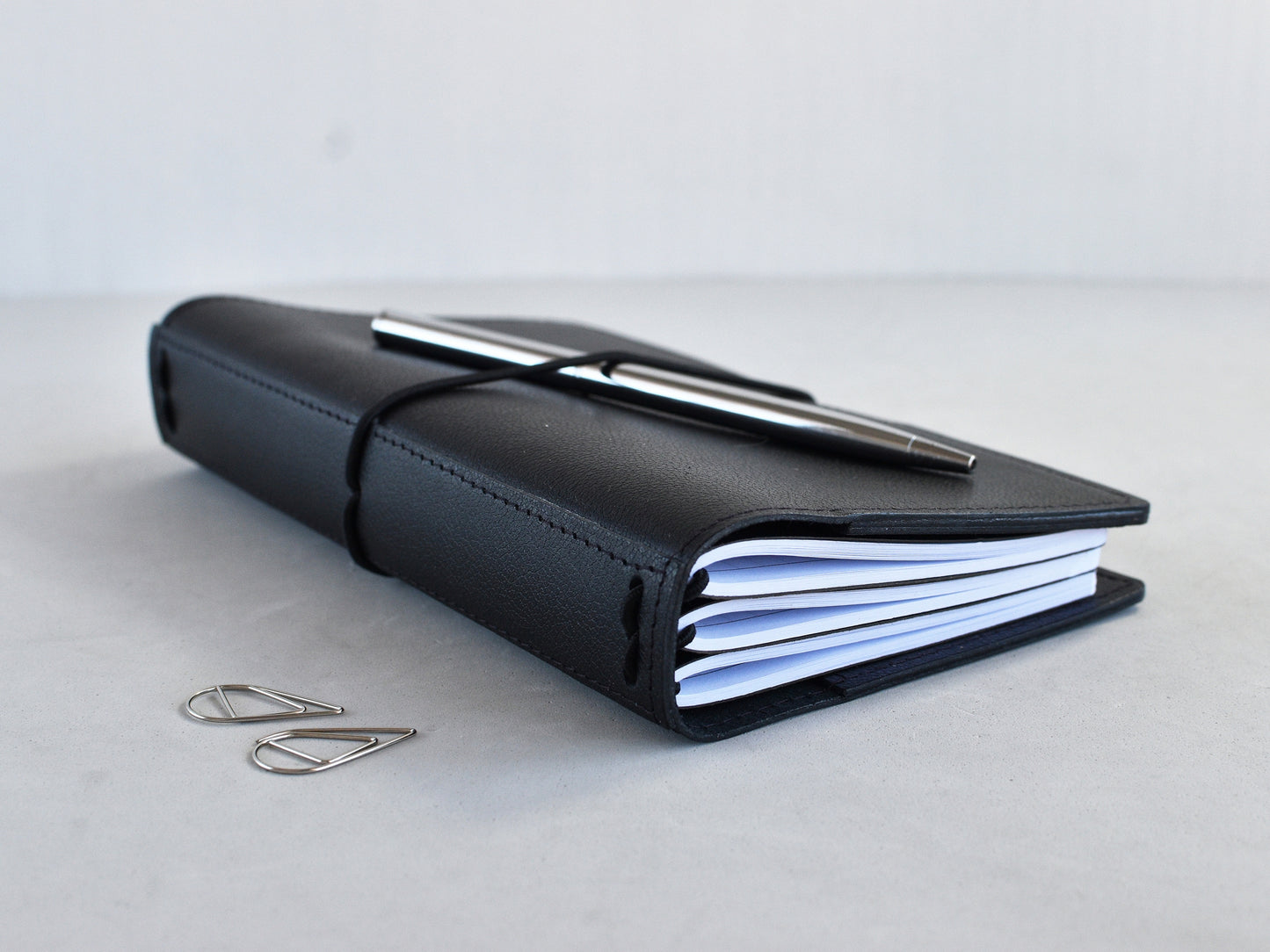Blacl leather TN with 3 inserts