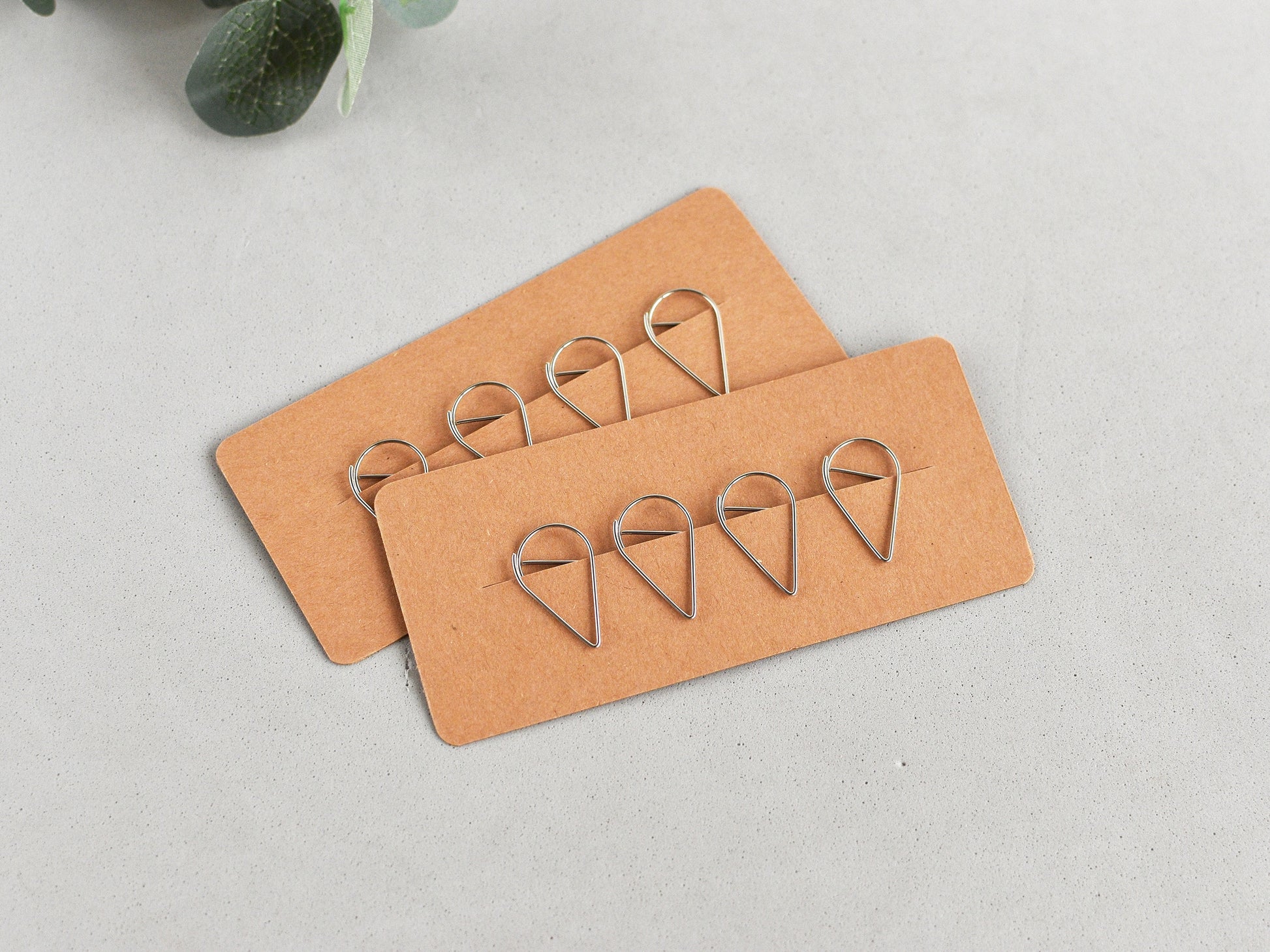 Decorative clips for notebooks
