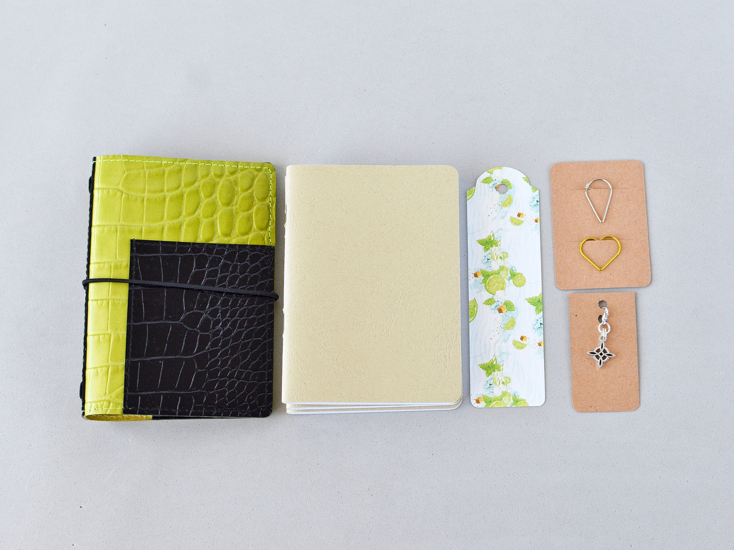 Traveller's Notebook Planner With Inserts (Passport Size)
