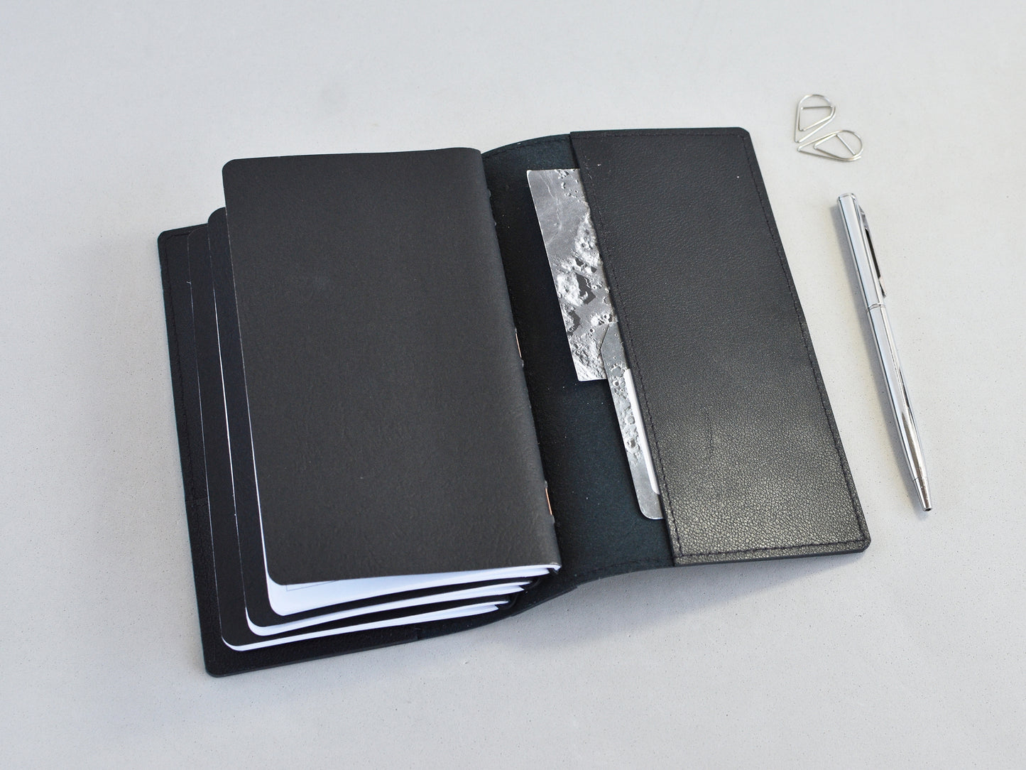 Traveller's Notebook Planner With Inserts (Personal Size)
